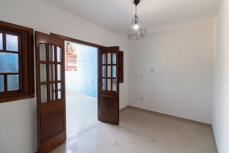 Sala de casa à venda com 2 quartos, 250m² em Jardim das Vertentes, São Paulo