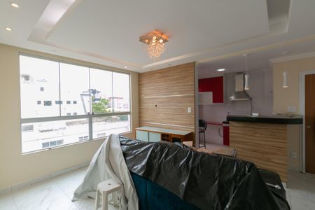 Sala de apartamento para alugar com 2 quartos, 170m² em Heliópolis, Belo Horizonte