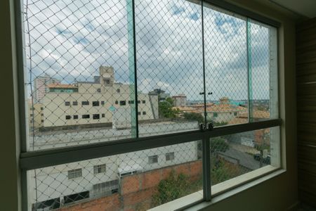 Vista da Sala de apartamento para alugar com 2 quartos, 170m² em Heliópolis, Belo Horizonte