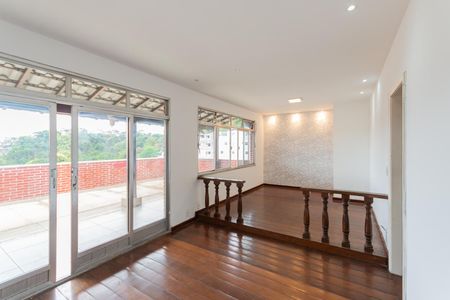 Sala de apartamento à venda com 3 quartos, 120m² em Benfica, Rio de Janeiro