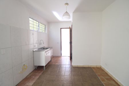 Cozinha de casa para alugar com 1 quarto, 38m² em Vila Marari, São Paulo