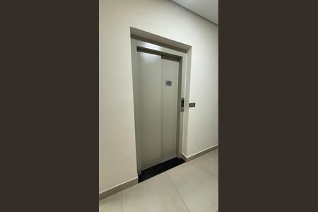 Apartamento à venda com 90m², 2 quartos e 2 vagas Apartamento à venda com 90m², 2 quartos e 2 vagasElevador