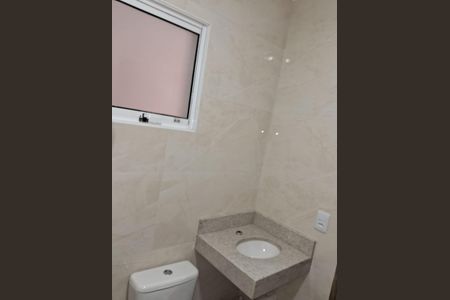 Casa à venda com 114m², 3 quartos e 1 vaga Casa à venda com 114m², 3 quartos e 1 vagaBanheiro