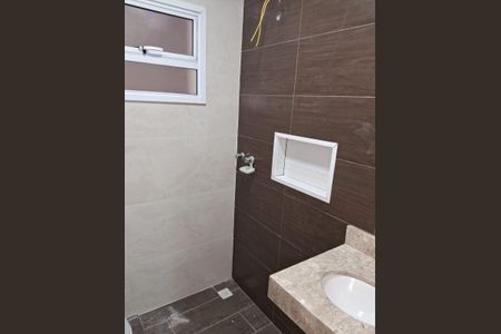 Casa à venda com 114m², 3 quartos e 1 vaga Casa à venda com 114m², 3 quartos e 1 vagaBanheiro