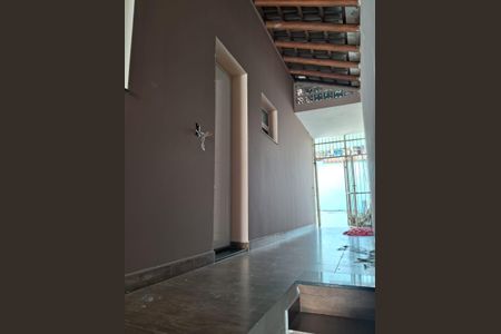 Casa à venda com 114m², 3 quartos e 1 vaga Casa à venda com 114m², 3 quartos e 1 vagaCorredor