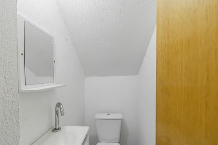 Lavabo de casa de condomínio para alugar com 2 quartos, 75m² em Jardim de Lorenzo, São Paulo