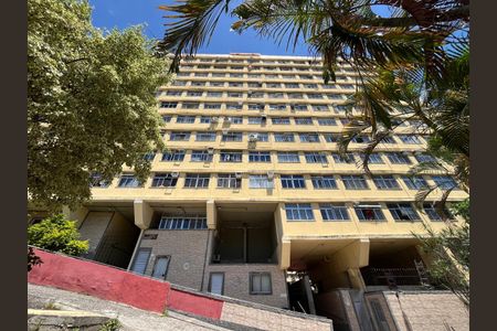 Apartamento à venda com 60m², 2 quartos e 1 vaga Apartamento à venda com 60m², 2 quartos e 1 vagaFachada do bloco