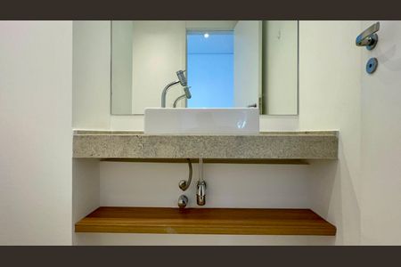 Apartamento para alugar com 120m², 2 quartos e sem vagaLavabo