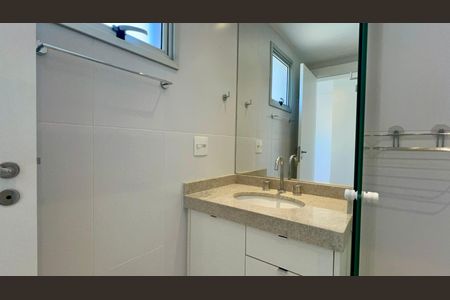Apartamento para alugar com 120m², 2 quartos e sem vagaBanheiro da Suíte 2