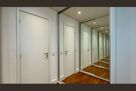 Apartamento para alugar com 120m², 2 quartos e sem vagaCloset da suíte 1