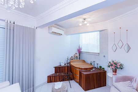 Casa à venda com 196m², 3 quartos e 4 vagas Casa à venda com 196m², 3 quartos e 4 vagasQuarto de Serviço 2