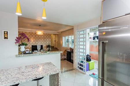 Casa à venda com 196m², 3 quartos e 4 vagas Casa à venda com 196m², 3 quartos e 4 vagasCozinha