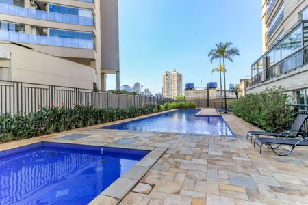 Apartamento à venda com 94m², 3 quartos e 2 vagas Apartamento à venda com 94m², 3 quartos e 2 vagasÁrea comum - Piscina