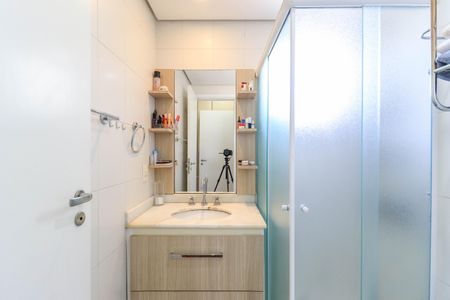 Apartamento à venda com 94m², 3 quartos e 2 vagas Apartamento à venda com 94m², 3 quartos e 2 vagasBanheiro da Suíte