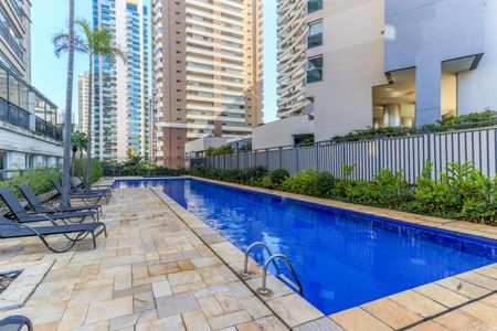 Apartamento à venda com 94m², 3 quartos e 2 vagas Apartamento à venda com 94m², 3 quartos e 2 vagasÁrea comum - Piscina