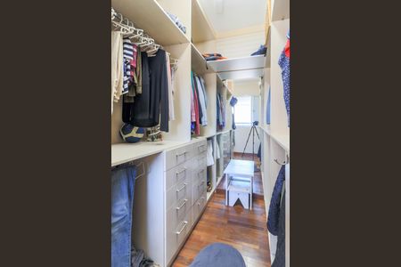 Apartamento à venda com 94m², 3 quartos e 2 vagas Apartamento à venda com 94m², 3 quartos e 2 vagasCloset da Suíte