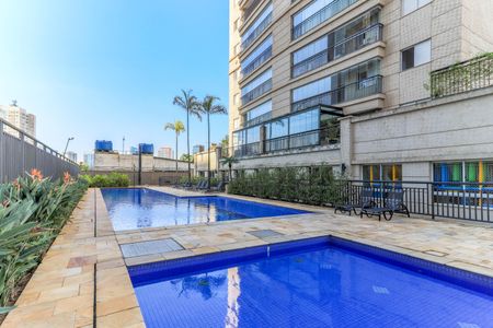 Apartamento à venda com 94m², 3 quartos e 2 vagas Apartamento à venda com 94m², 3 quartos e 2 vagasÁrea comum - Piscina