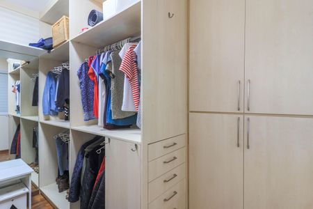 Apartamento à venda com 94m², 3 quartos e 2 vagas Apartamento à venda com 94m², 3 quartos e 2 vagasCloset da Suíte