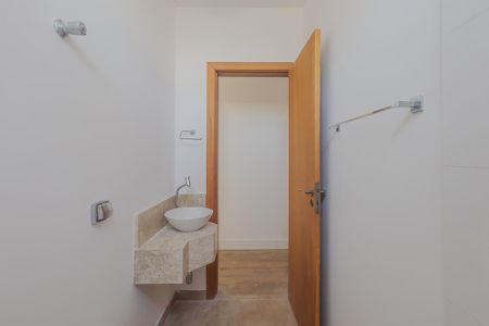 Casa à venda com 446m², 4 quartos e 6 vagasEdícula