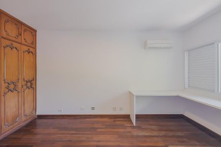 Casa à venda com 446m², 4 quartos e 6 vagasSuíte 1