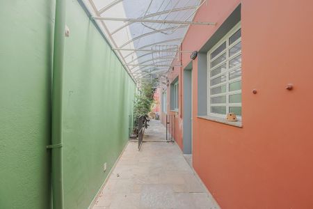 Casa à venda com 446m², 4 quartos e 6 vagasEntrada