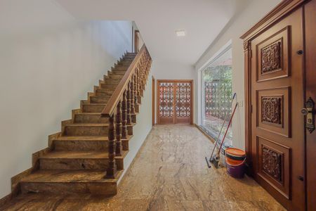 Casa à venda com 446m², 4 quartos e 6 vagasEntrada