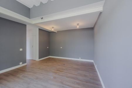 Casa à venda com 446m², 4 quartos e 6 vagasAcademia