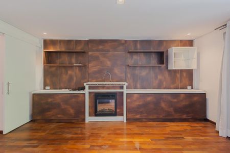 Casa à venda com 446m², 4 quartos e 6 vagasSuíte 2