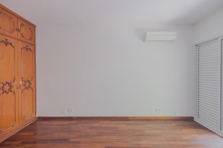 Casa à venda com 446m², 4 quartos e 6 vagasSuíte 4