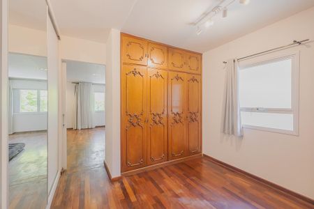 Casa à venda com 446m², 4 quartos e 6 vagasCloset da suíte 2