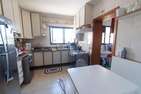 Apartamento para alugar com 147m², 3 quartos e 2 vagasCozinha