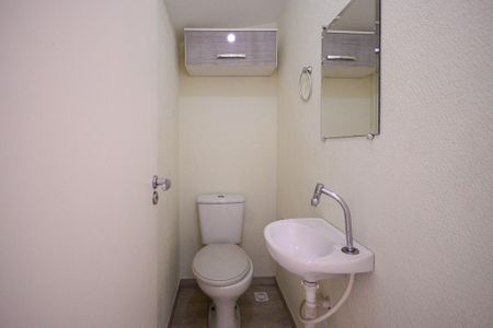 Casa de condomínio à venda com 55m², 2 quartos e 1 vagaLavabo 