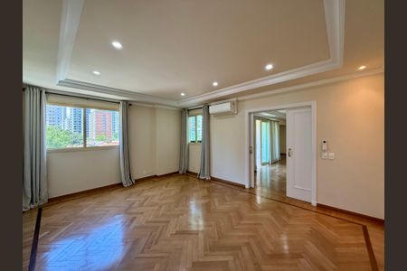 Apartamento para alugar com 387m², 4 quartos e 5 vagas Apartamento para alugar com 387m², 4 quartos e 5 vagasSala