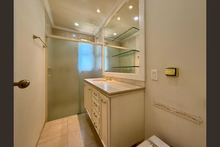 Apartamento para alugar com 387m², 4 quartos e 5 vagas Apartamento para alugar com 387m², 4 quartos e 5 vagasBanheiro Suíte 2