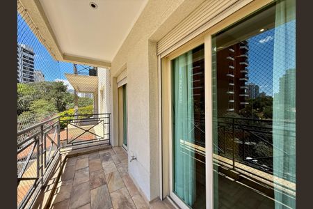 Apartamento para alugar com 387m², 4 quartos e 5 vagas Apartamento para alugar com 387m², 4 quartos e 5 vagasSacada Suíte 1 e 2