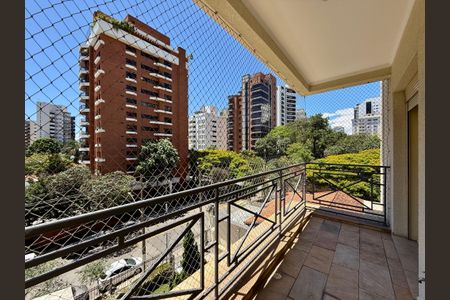 Apartamento para alugar com 387m², 4 quartos e 5 vagas Apartamento para alugar com 387m², 4 quartos e 5 vagasSacada Suíte 3 e 4