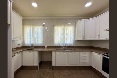 Apartamento para alugar com 387m², 4 quartos e 5 vagas Apartamento para alugar com 387m², 4 quartos e 5 vagasCozinha