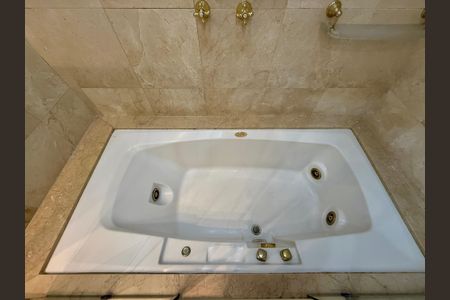 Apartamento para alugar com 387m², 4 quartos e 5 vagas Apartamento para alugar com 387m², 4 quartos e 5 vagasBanheiro 1 Suíte 4