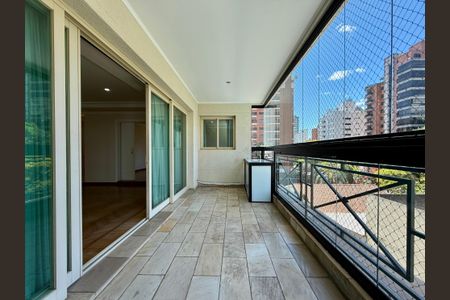 Apartamento para alugar com 387m², 4 quartos e 5 vagas Apartamento para alugar com 387m², 4 quartos e 5 vagasSacada da Sala
