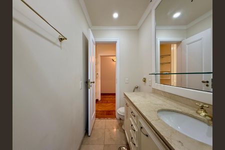 Apartamento para alugar com 387m², 4 quartos e 5 vagas Apartamento para alugar com 387m², 4 quartos e 5 vagasBanheiro Suíte 3