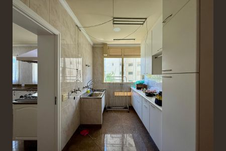Apartamento para alugar com 387m², 4 quartos e 5 vagas Apartamento para alugar com 387m², 4 quartos e 5 vagasÁrea de Serviço