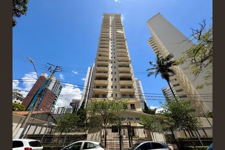 Apartamento para alugar com 387m², 4 quartos e 5 vagas Apartamento para alugar com 387m², 4 quartos e 5 vagasFachada
