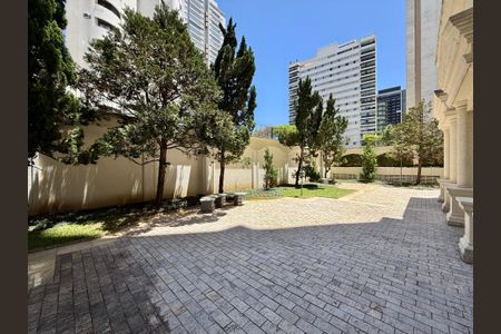 Apartamento para alugar com 387m², 4 quartos e 5 vagas Apartamento para alugar com 387m², 4 quartos e 5 vagasÁrea comum