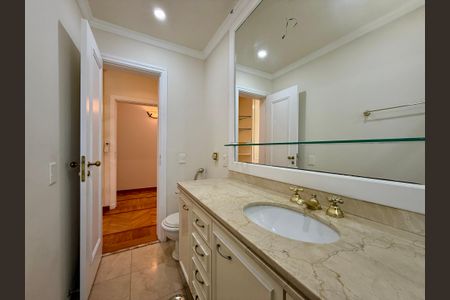 Apartamento para alugar com 387m², 4 quartos e 5 vagas Apartamento para alugar com 387m², 4 quartos e 5 vagasBanheiro Suíte 3