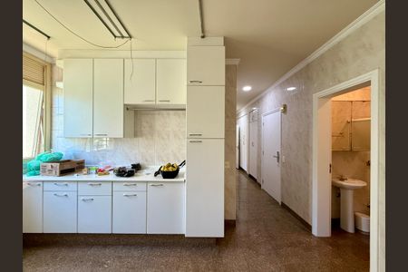 Apartamento para alugar com 387m², 4 quartos e 5 vagas Apartamento para alugar com 387m², 4 quartos e 5 vagasÁrea de Serviço