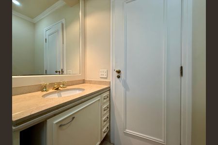 Apartamento para alugar com 387m², 4 quartos e 5 vagas Apartamento para alugar com 387m², 4 quartos e 5 vagasBanheiro Suíte 1