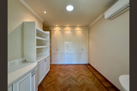 Apartamento para alugar com 387m², 4 quartos e 5 vagas Apartamento para alugar com 387m², 4 quartos e 5 vagasSuíte 2