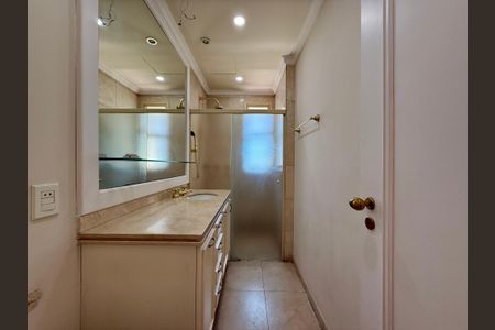 Apartamento para alugar com 387m², 4 quartos e 5 vagas Apartamento para alugar com 387m², 4 quartos e 5 vagasBanheiro Suíte 3