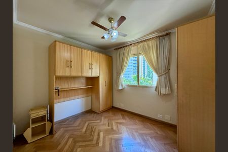 Apartamento para alugar com 387m², 4 quartos e 5 vagas Apartamento para alugar com 387m², 4 quartos e 5 vagasQuarto de Serviço