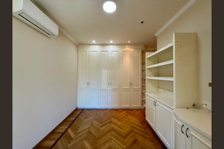 Apartamento para alugar com 387m², 4 quartos e 5 vagas Apartamento para alugar com 387m², 4 quartos e 5 vagasSuíte 3